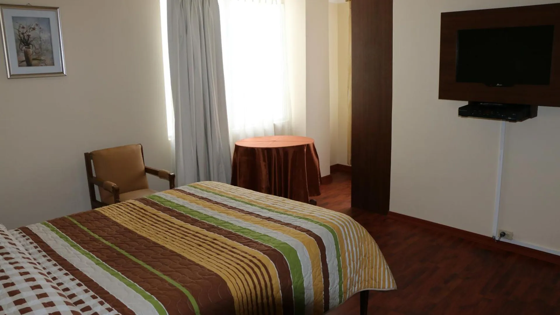 Hotel 6 De Diciembre Quito 3*,  Ecuador