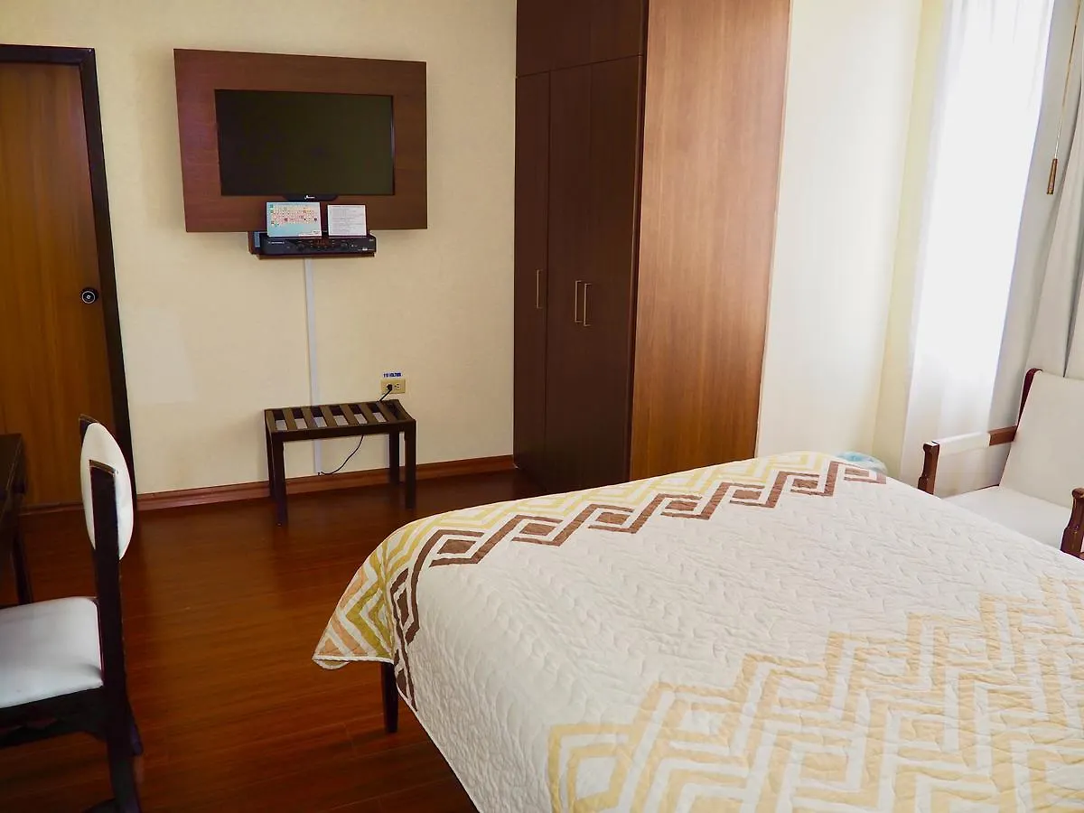 Hotel 6 De Diciembre Quito