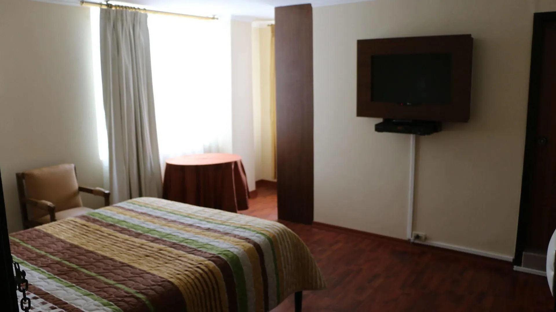 Hotel 6 De Diciembre Quito